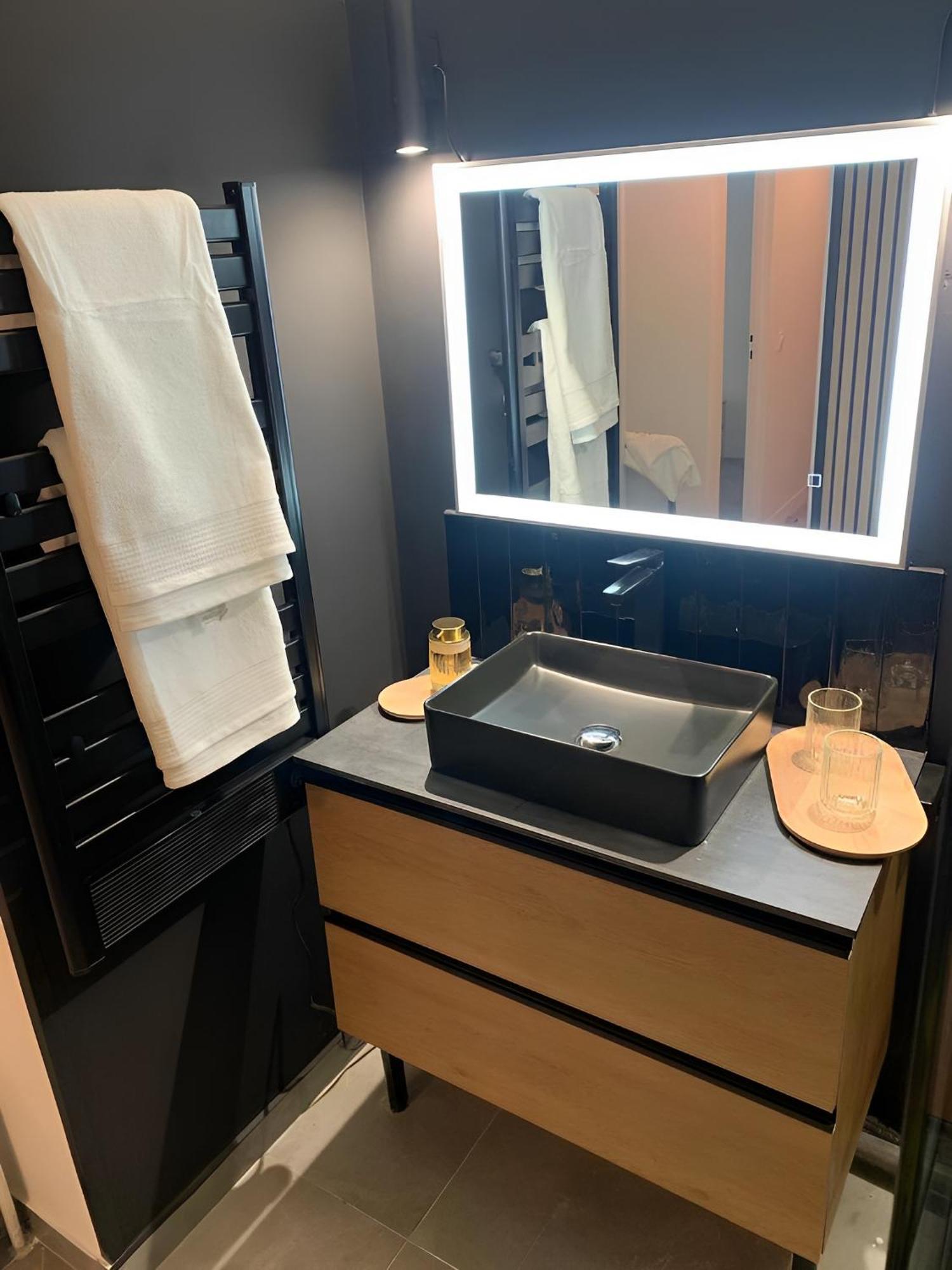 Magnifique Appartement, 3 Min De Paris Levallois-Perret Esterno foto